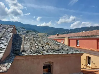 Vue générale sur la montagne ou vue sur la montagne depuis l'appartement