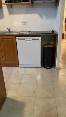 Cuisine ou kitchenette dans l'établissement NOUVEL LOCATION d'un Bel appart T2 climatisé et meublé au RDCh avec piscine dans residence les Melody