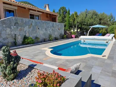 Piscine de l'établissement Villa Cutalello coté montagne Calenzana ou située à proximité