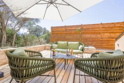Coin salon dans l'établissement Villa Lurenzu - Maison pour 8 avec piscine