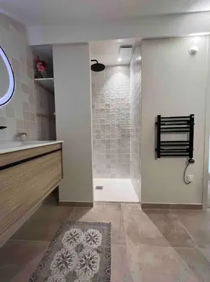 Salle de bains dans l'établissement Casa Mariuccia au coeur du village ALGAJOLA