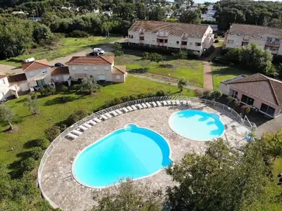 Piscine de l'établissement VILLA MARYSABEL , maison T4 duplex, résidence villa de melody avec 2 piscines, mer à 500 m ou située à proximité
