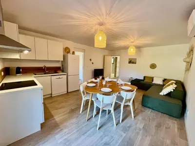 Cuisine ou kitchenette dans l'établissement Hôtel Résidence CAPENSE