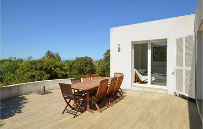 Balcon ou terrasse dans l'établissement Amazing Home In Pigna With Kitchen