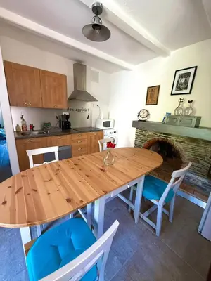 Cuisine ou kitchenette dans l'établissement A Torra entre mer et ciel
