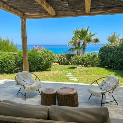 Luxury beach front Villa & Private garden