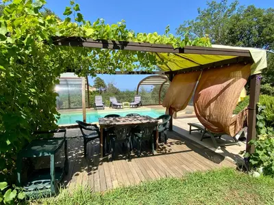 Jardin de l'établissement Maison au calme piscine mer au coeur de la nature U Nuciolu