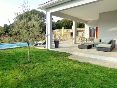 Piscine de l'établissement Arinella Villas ou située à proximité