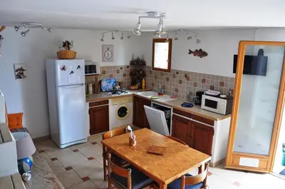 Cuisine ou kitchenette dans l'établissement CABANON SEVERIN