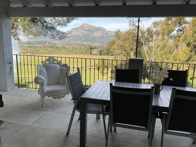 Vue générale sur la montagne ou vue sur la montagne depuis l'appartement
