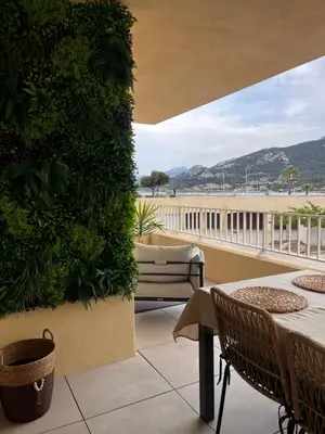 Vue générale sur la montagne ou vue sur la montagne depuis l'appartement