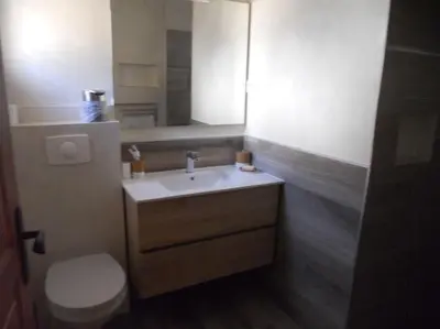 Salle de bains dans l'établissement SEJOUR DETENTE BALAGNE ENTRE MER ET MONTAGNE