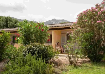 Vue générale sur la montagne ou vue sur la montagne depuis le village vacances