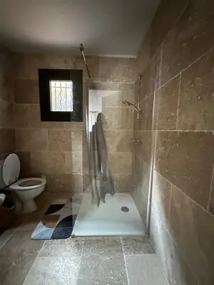 Salle de bains dans l'établissement casa