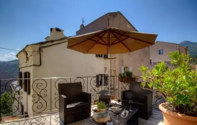 Vue générale sur la montagne ou vue sur la montagne depuis la maison de vacances