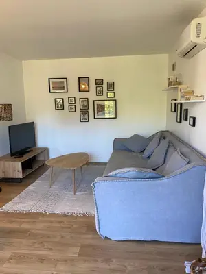 Télévision ou salle de divertissement dans l'établissement Villa Oliera