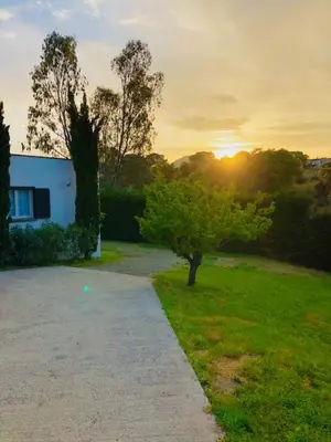 Lever ou coucher de soleil vu de la maison de vacances ou à proximité
