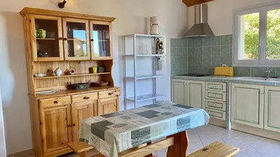 Cuisine ou kitchenette dans l'établissement Maison T2 MONTICELLO
