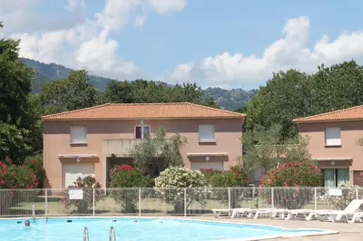 Vue générale sur la montagne ou vue sur la montagne depuis l'appartement