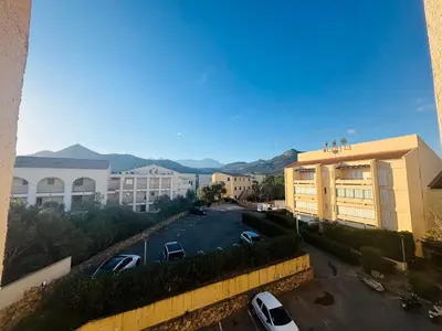 Vue générale sur la montagne ou vue sur la montagne depuis l'appartement