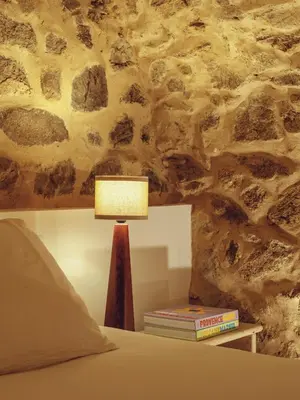 Coin salon dans l'établissement La Grotte