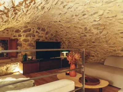 Coin salon dans l'établissement La Grotte