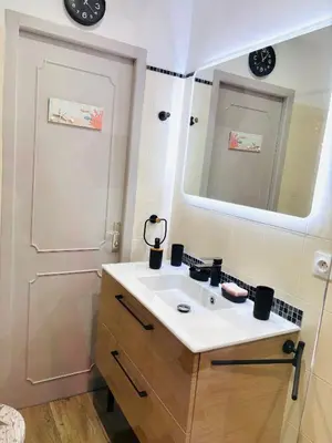 Salle de bains dans l'établissement Charmant bonheur en bord de mer