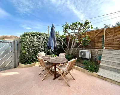Jardin de l'établissement Appartement Saint-Antoine Paisible CALVI