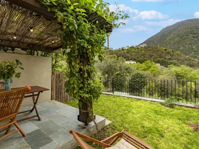 Vue générale sur la montagne ou vue sur la montagne depuis la maison de vacances