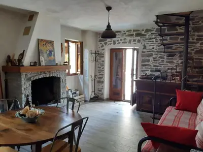 Coin salon dans l'établissement Maison de charme Orezza Haute-Corse Castagniccia