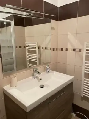 Salle de bains dans l'établissement Bel Appartement en plein cœur de Folelli