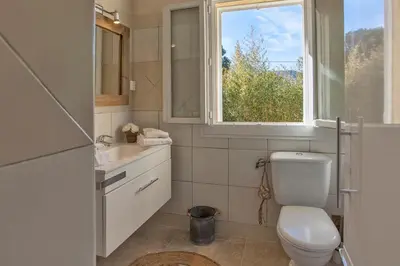 Salle de bains dans l'établissement Maisonnette une chambre 