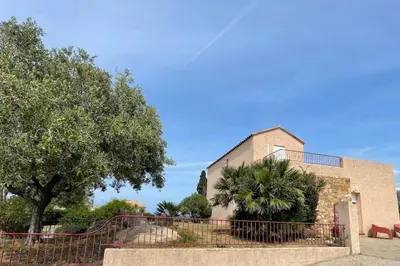 Plan de l'établissement Villa 8 personnes entre l'ile rousse et Calvi avec piscine.