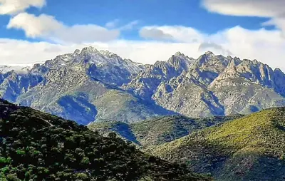 Vue générale sur la montagne ou vue sur la montagne depuis la maison de vacances