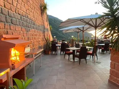 Vue générale sur la montagne ou vue sur la montagne depuis l'appartement