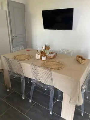 Télévision ou salle de divertissement dans l'établissement Appartement T2 rez de villa