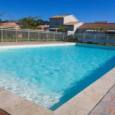 Villa climatisée T3 piscine chauffée accès direct à la plage de Prunete
