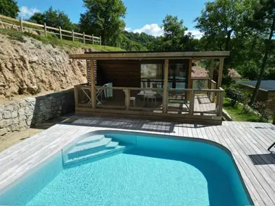 Piscine de l'établissement Chalet U Pinu ou située à proximité