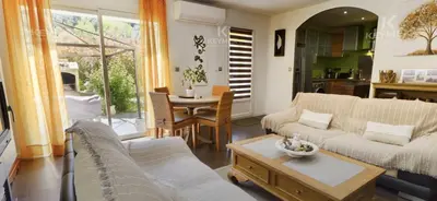 Coin salon dans l'établissement Casa Mulinchese entre Mer et Montagne