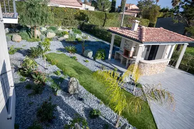 Jardin de l'établissement Rez de maison neuve Piscine WiFi Poolhouse en Pierre