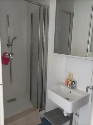 Salle de bains dans l'établissement Ornano