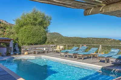 Piscine de l'établissement Villa A Surgenta ou située à proximité