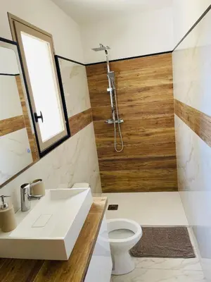 Salle de bains dans l'établissement Mini maison entre mer et montagne