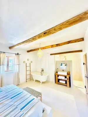Un ou plusieurs lits dans un hébergement de l'établissement La Casa D'Ange Bergerie 5 étoiles de Luxe Piscine chauffée