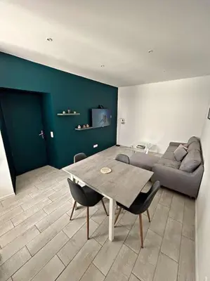 Coin salon dans l'établissement Bastia Duplex quartier citadelle