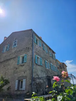 Bâtiment de le séjour chez l'habitant