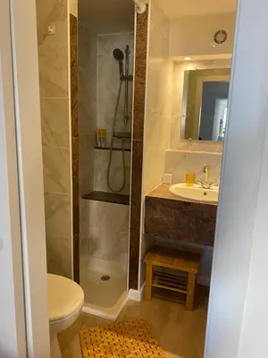 Salle de bains dans l'établissement A Macina