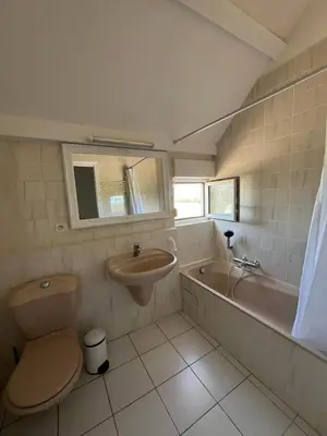Salle de bains dans l'établissement Duplex vue mer à Piana Verde Canale-di-verde