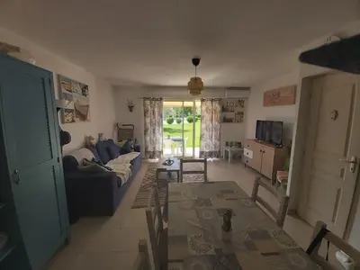 Télévision ou salle de divertissement dans l'établissement Ville melody