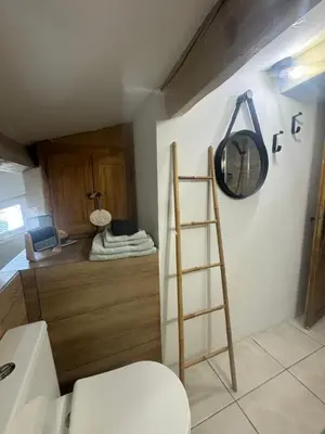 Salle de bains dans l'établissement Casa Mare Bel Appartement, vue mer et vieux port Citadelle Bastia